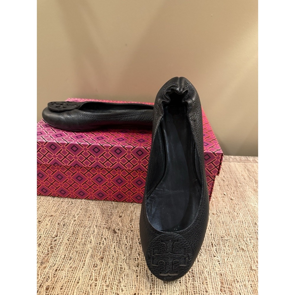 Tory Burch Reva Tumbled Leather With Black Leather Logo Classic Flats Sz-9